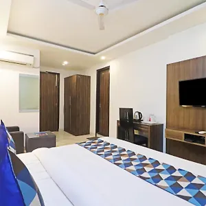 *** Hotel Mayda Prime Near Delhi Airport India
